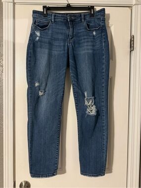 Judy Blue Distressed Boyfriend Jeans in Medium Blue